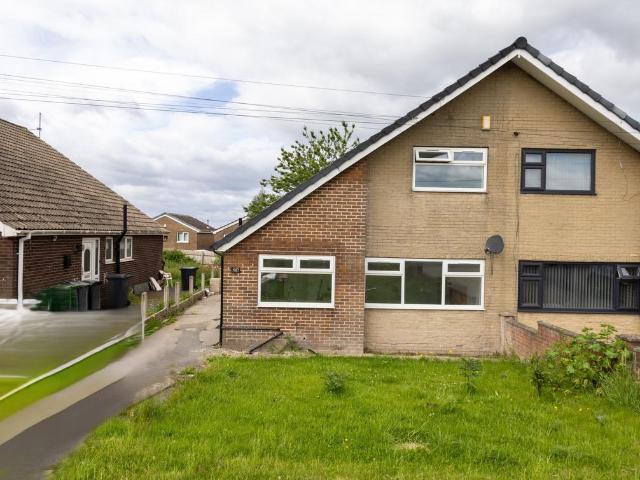 White Lee Road, Batley 3 bed semi detached house to rent £1,195 pcm £276 pw