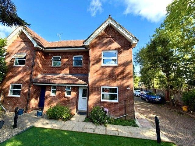White Lion Road, Amersham, Buckinghamshire HP7, 5 bed semi detached house to rent, £3,250 pcm | PrimeLocation