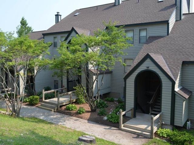 White Loop Unit B, Ludlow, Condo For Sale