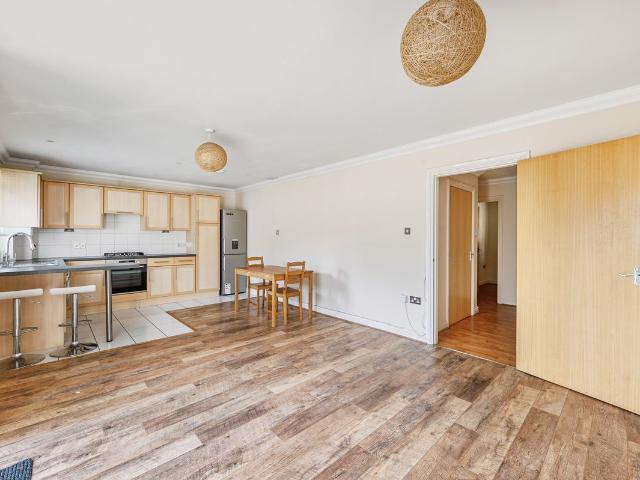 White Lodge Close, Isleworth TW7, 2 bed flat to rent, £1,900 pcm | PrimeLocation