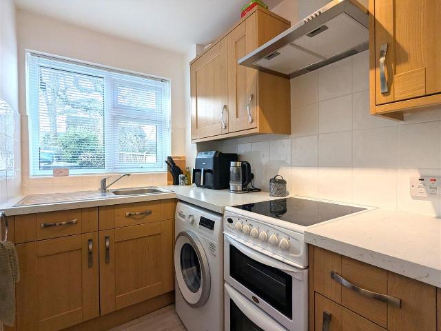 White Oak Close, Tonbridge TN9, 1 bed semi detached house to rent, £1,200 pcm | PrimeLocation