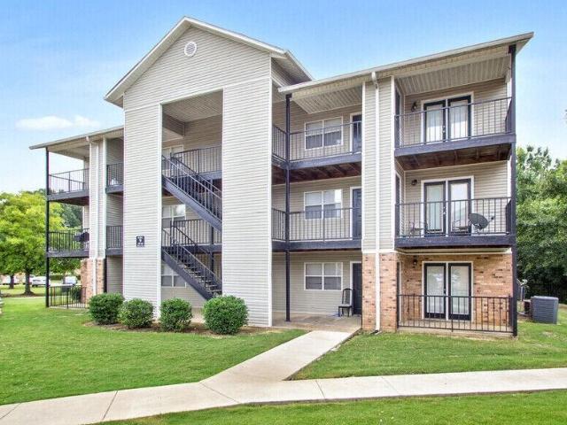 White Oak Estates Apartments 3 Bedroom Apartment for Rent at 755 Glencross Dr, Jackson, MS 39206