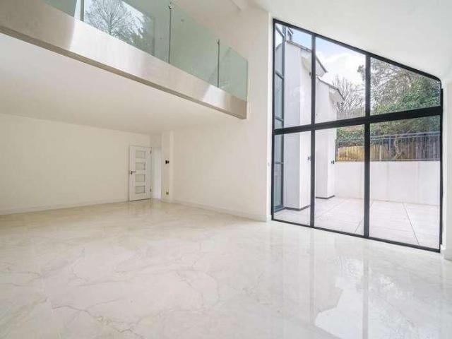 White Orchards, Totteridge, N20