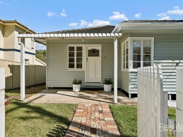 WHITE PICKET FENCE DREAM INNER CITY STYLE