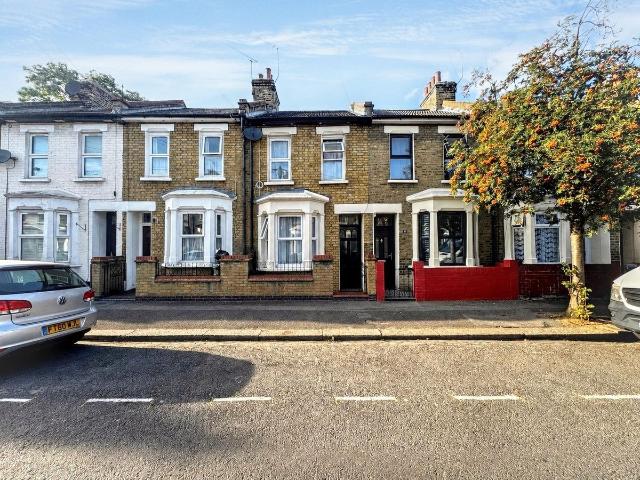 White Road, Stratford E15, 3 bed property to rent, £2,150 pcm | PrimeLocation