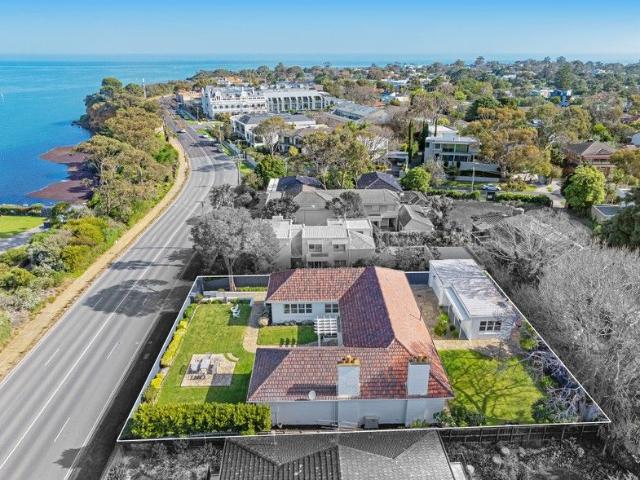 'White Sails' unparalleled beachfront beauty