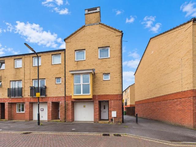 White Star Place, Southampton SO14, 4 bed property to rent, £1,600 pcm | PrimeLocation