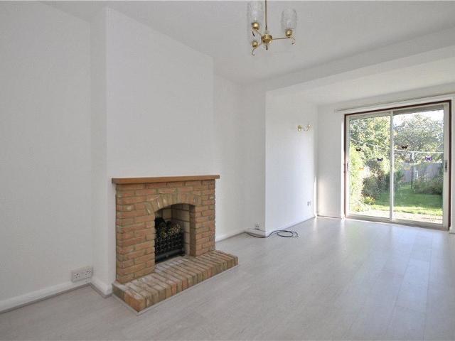 Whitemore Road, Guildford, Surrey, GU1 4 bed semi detached house to rent £2,800 pcm £646 pw