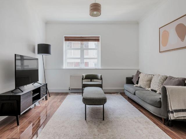 Whitechapel E1, 1 bed flat to rent, £2,490 pcm | PrimeLocation