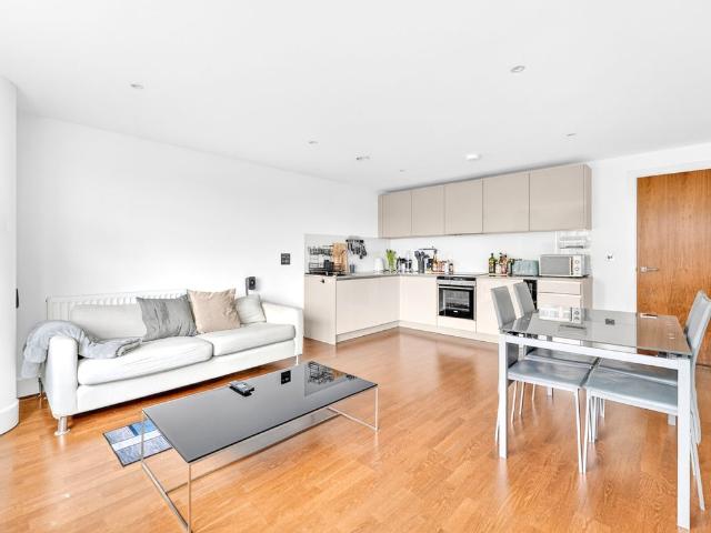 Whitechapel High Street, London E1, 1 bed flat to rent, £2,600 pcm | PrimeLocation