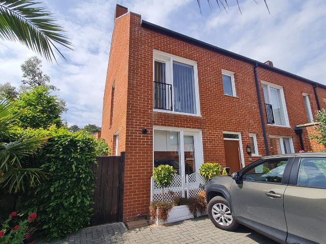 Whitecroft Park, Newport PO30, 2 bed end terrace house to rent, £1,200 pcm | PrimeLocation