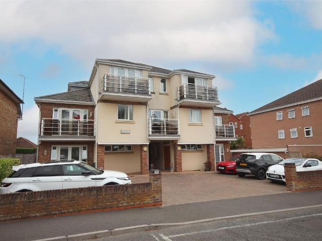 Whitefield Road, New Milton BH25, 1 bed flat to rent, £1,100 pcm | PrimeLocation