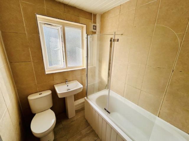 Whitefoot Lane, Bromley BR1, 4 bed shared accommodation to rent, £900 pcm | PrimeLocation