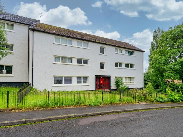 Whiteford Place, Dumbarton, Wdc G82, 2 bed flat to rent, £600 pcm | PrimeLocation