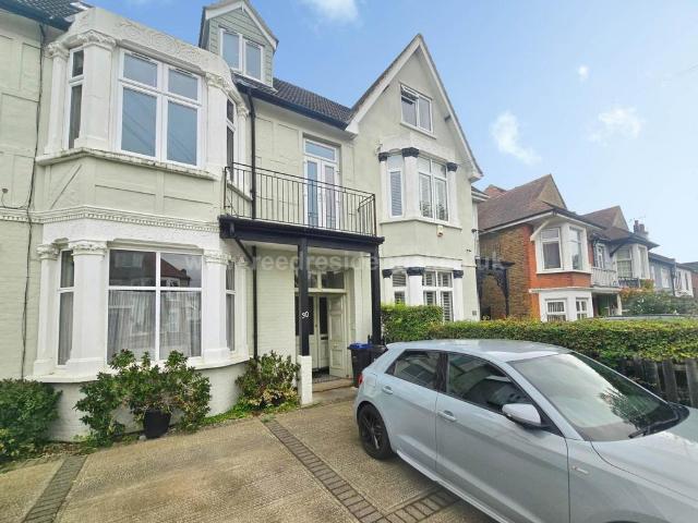 Whitefriars Crescent, Westcliff On Sea 2 bed flat to rent £1,350 pcm £312 pw