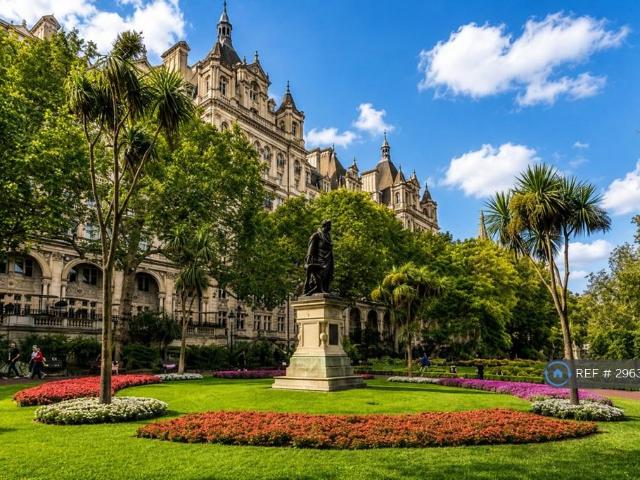 Whitehall Court, London, SW1A 3 bed flat to rent £8,700 pcm £2,008 pw