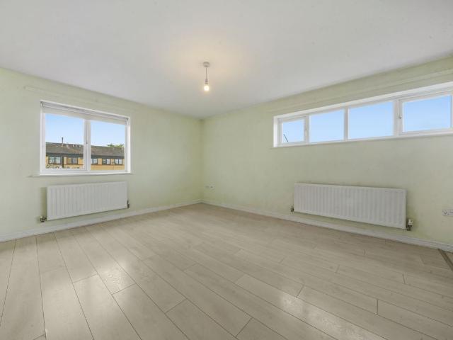 Whitehall Close, Borehamwood WD6, 2 bed flat to rent, £1,582 pcm | PrimeLocation