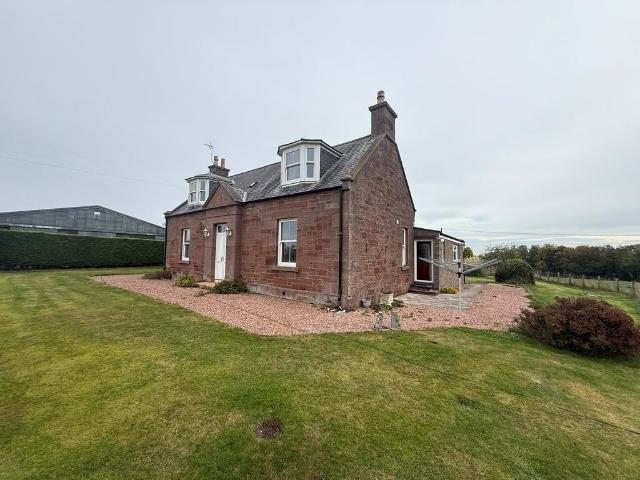 Whitehall Farmhouse, Arbroath DD11 5 bed detached house to rent £1,600 pcm £369 pw