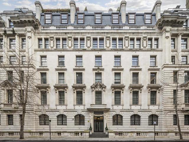 Whitehall Place, Whitehall, SW1A 2 bed apartment to rent £25,567 pcm £5,900 pw