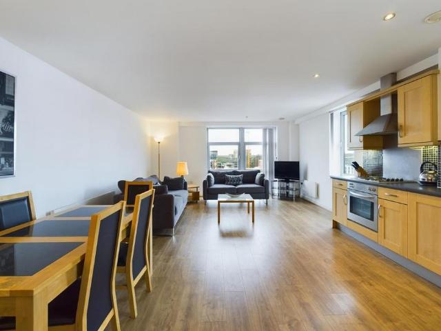 Whitehall Quay, Leeds 2 bed apartment to rent £1,450 pcm £335 pw