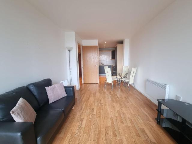 Whitehall Quay, Leeds, West Yorkshire LS1, 2 bed flat to rent, £1,250 pcm | PrimeLocation