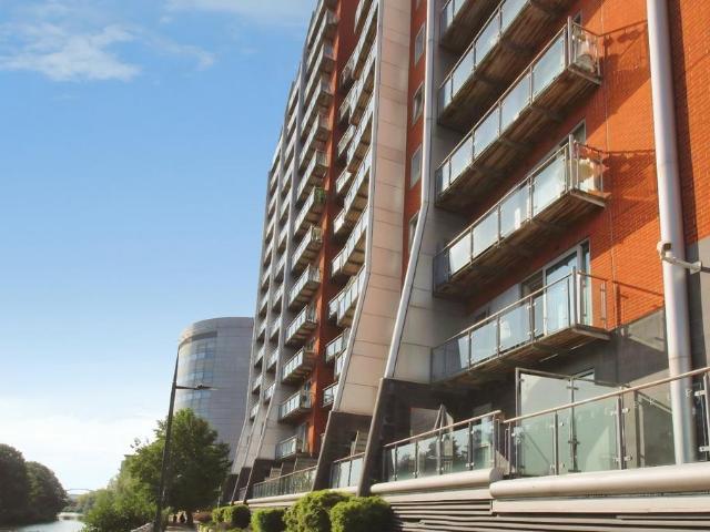 Whitehall Quay, Leeds, West. 1 bed flat to rent £950 pcm £219 pw