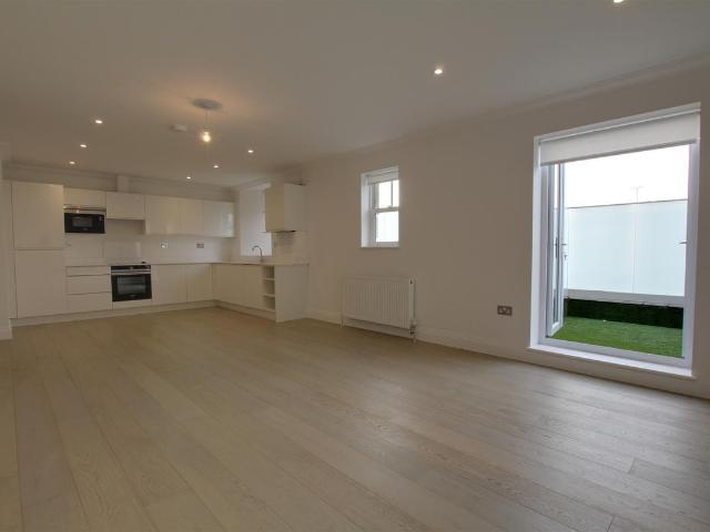 Whitehall Road, Woodford Green IG8, 2 bed flat to rent, £2,400 pcm | PrimeLocation