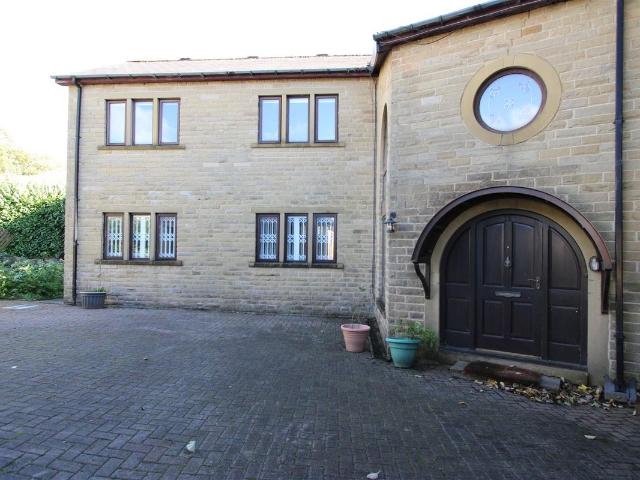 Whitehall Road, Wyke, Bradford BD12, 3 bed detached house to rent, £1,400 pcm | PrimeLocation