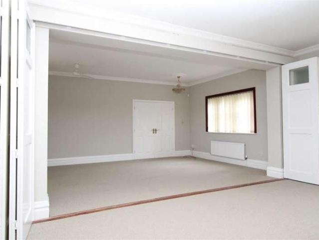 Whitehall Road, Wyke, Bradford, BD12