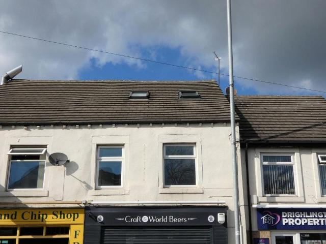 Whitehall Road, Drighlington 2 bed flat to rent £675 pcm £156 pw