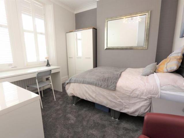 Whitehall Road, Gateshead NE8 1 bed in a flat share to rent £525 pcm £121 pw