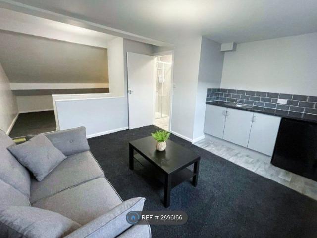 Whitehall Road, Leeds LS12, Studio to rent, £725 pcm | PrimeLocation