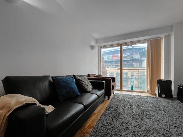 Whitehall Waterfront, 2 Riverside. 2 bed flat to rent £1,150 pcm £265 pw