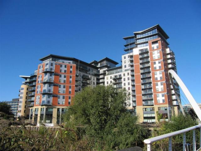 Whitehall Waterfront, Leeds, LS1 4EE 1 bed apartment to rent £925 pcm £213 pw