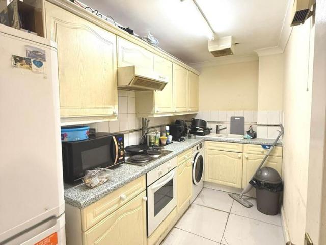 Whitehaven, Slough 1 bed flat to rent £1,150 pcm £265 pw