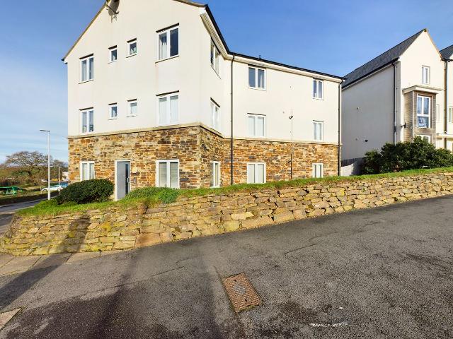Whitehaven Way, Southway, Plymouth PL6, 2 bed flat to rent, £1,050 pcm | PrimeLocation