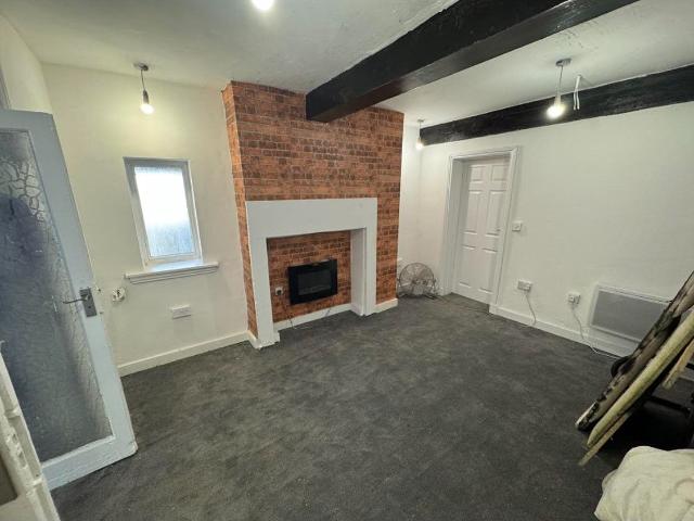 Whitehead Lane, Huddersfield HD4, 1 bed flat to rent, £525 pcm | PrimeLocation