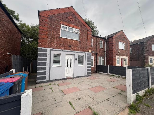 Whitehead Road, Swinton, Manchester M27, 3 bed semi detached house to rent, £1,250 pcm | PrimeLocation