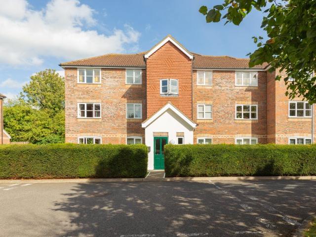 Whitehead Way, Aylesbury HP21, 1 bed flat to rent, £1,100 pcm | PrimeLocation