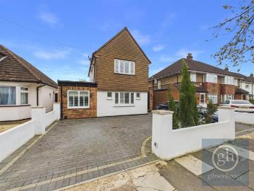 Whiteheath Avenue, Ruislip HA4 4 bed detached house to rent £3,500 pcm £808 pw