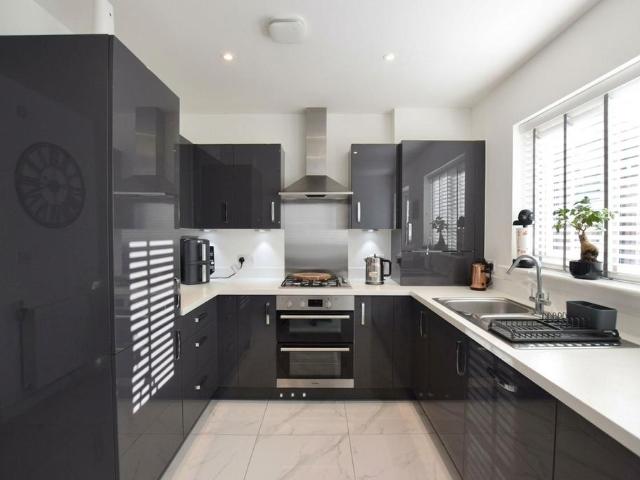 Whitehill Park, Gateshead, NE10 2 bed end of terrace house to rent £1,100 pcm £254 pw