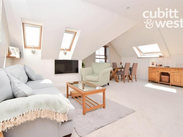 Whitehill Road, Crowborough, TN6 2 bed apartment to rent £1,250 pcm £288 pw