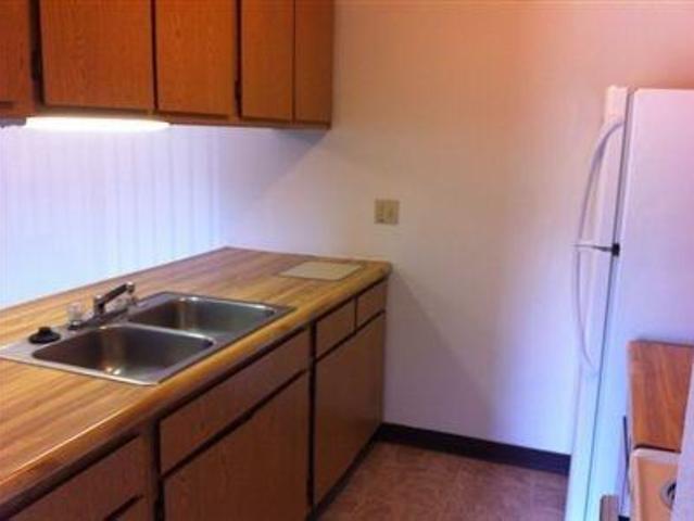 Whitehills II 2 Bedroom Apartment for Rent at 320 Alger St, Howell, MI 48843