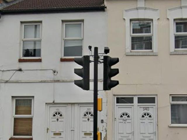 Whitehorse Road, Croydon 2 bed flat to rent £1,900 pcm £438 pw