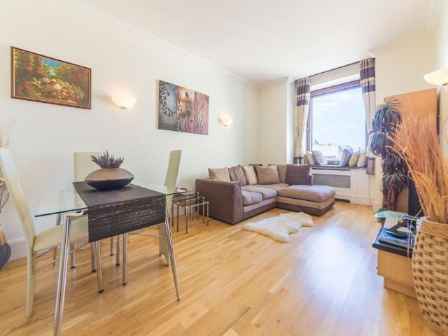 Whitehouse Apartments, Waterloo SE1, 1 bed flat to rent, £2,500 pcm | PrimeLocation