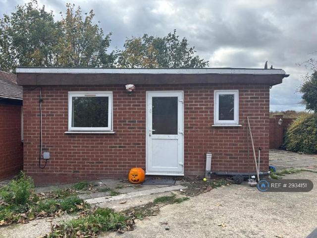 Whitehouse, Purfleet, RM19 Studio to rent £1,000 pcm £231 pw