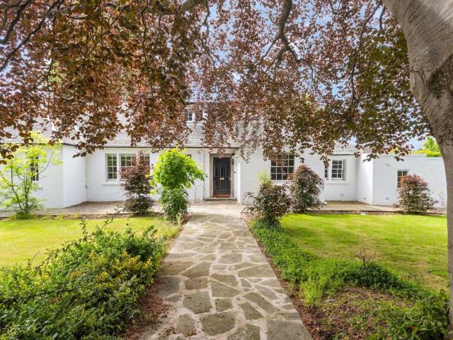 Whitehouse Road, Edinburgh, EH4 4 bed detached house to rent £4,000 pcm £923 pw