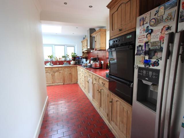 Whitehouse Way, London N14, Room to rent, £850 pcm | PrimeLocation