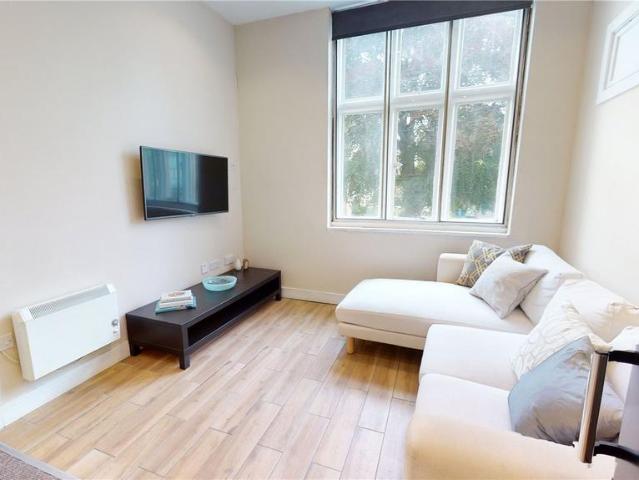 Whiteladies Road, Bristol, Bristol. 3 bed apartment to rent £3,064 pcm £707 pw