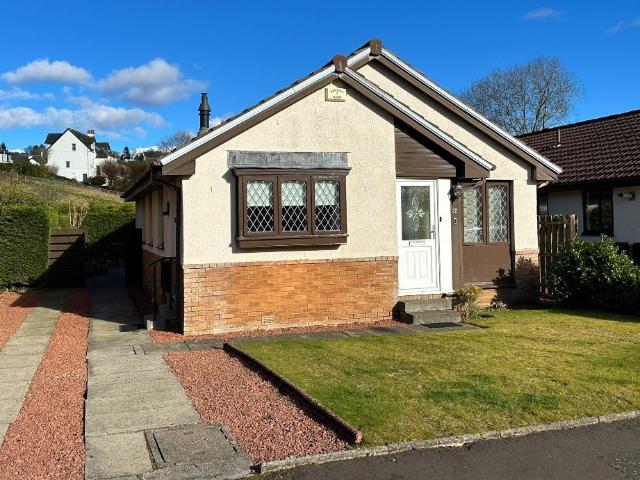Whitelea Crescent, Kilmacolm. 2 bed bungalow to rent £1,375 pcm £317 pw
